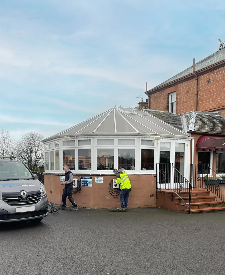 Empowering Sustainable Tourism: Somerton House Hotel Pioneers a Greener Tomorrow with Integrated EV Charging Solutions